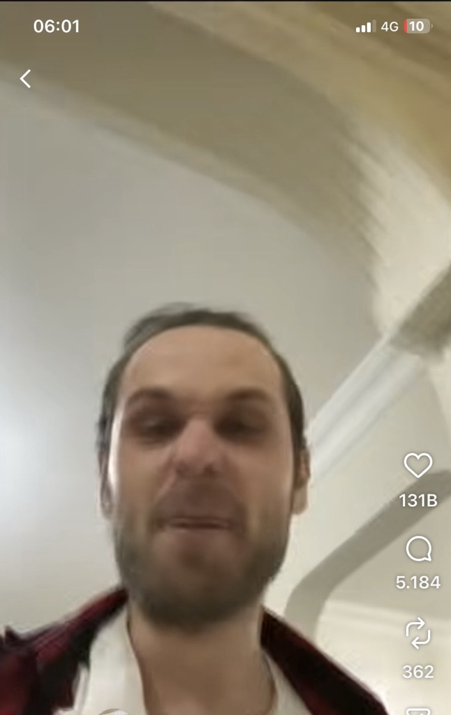 @u40843758