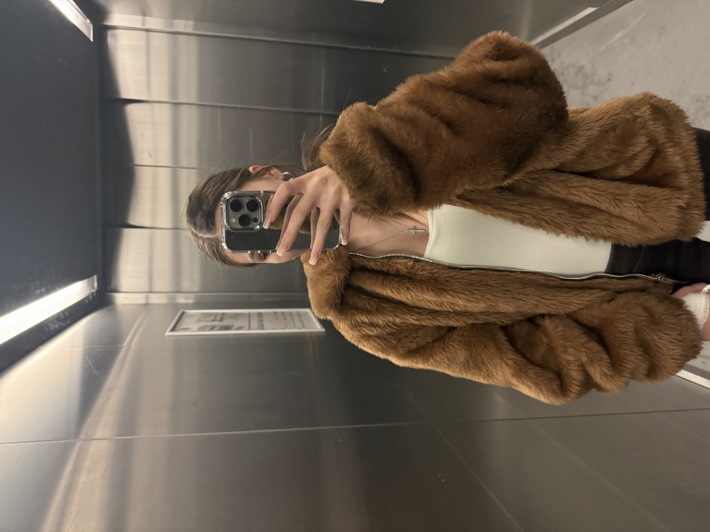 @vikikiii from Czech Republic