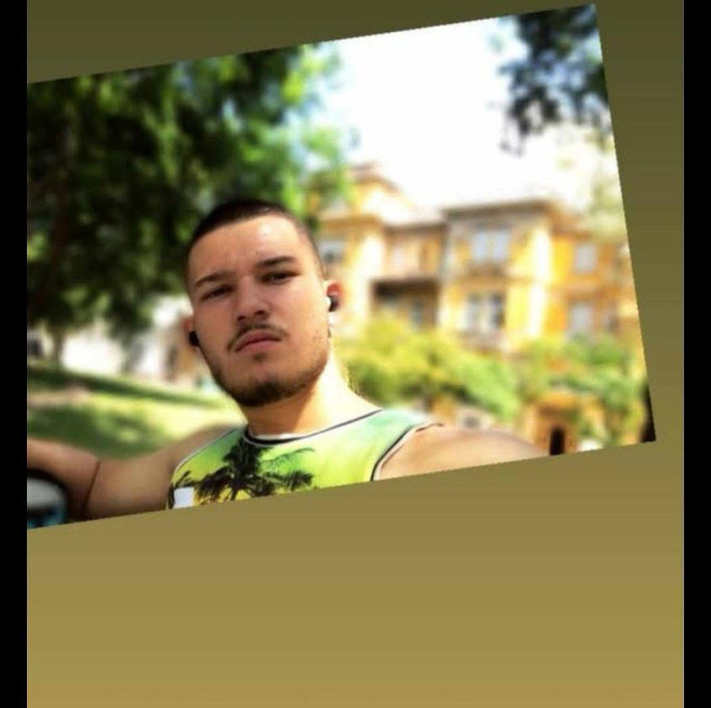 @genyoo from Hungary