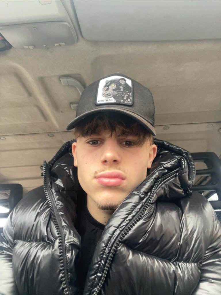 @cigu_99 from Hungary