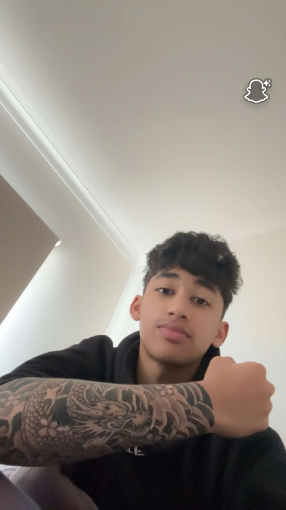 @esharm27 from Australia