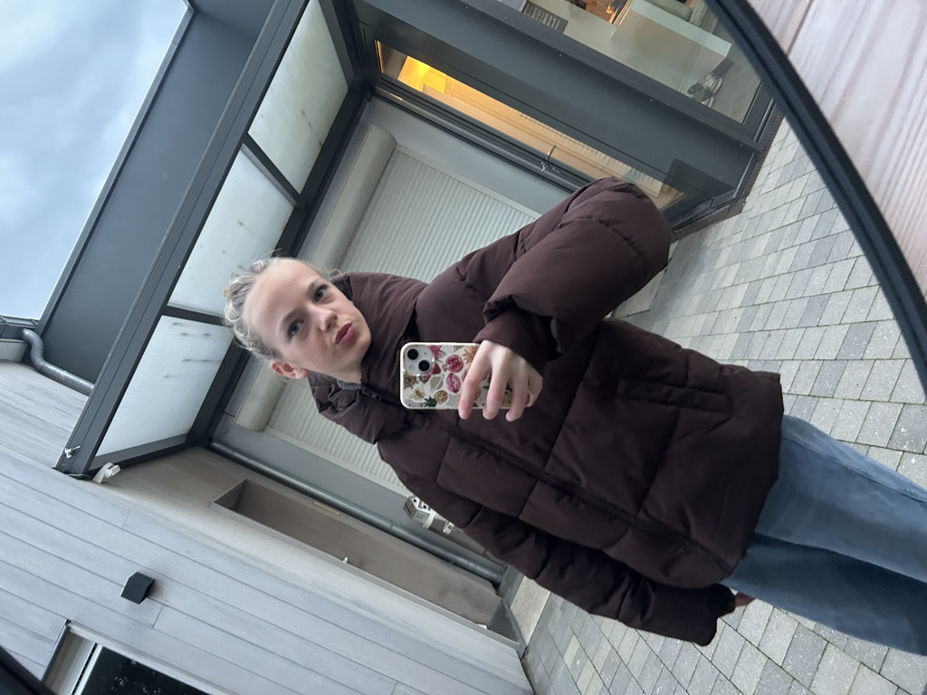 @ur_rona_2001 from Belgium