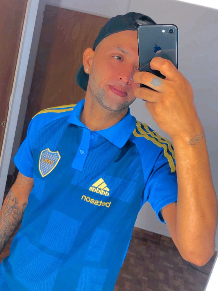 @u59060105 from Argentina