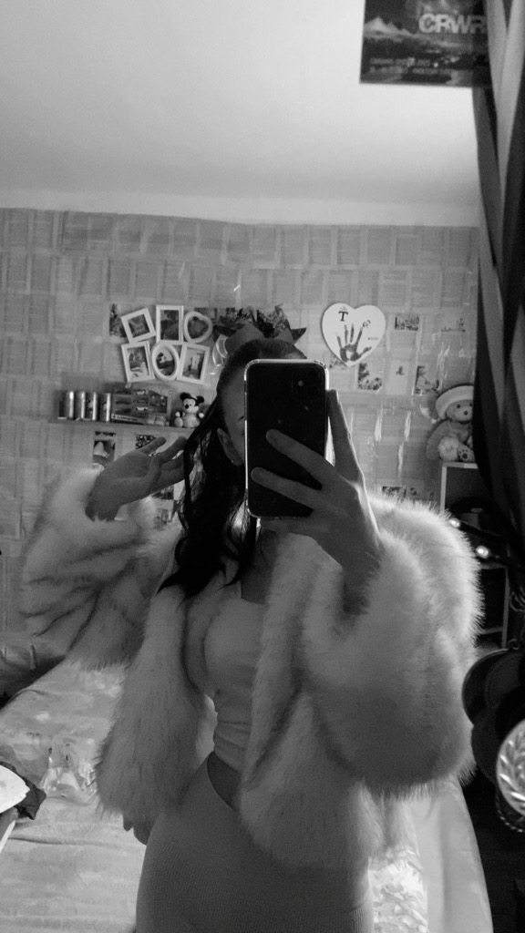 @juliejdjend from Czech Republic