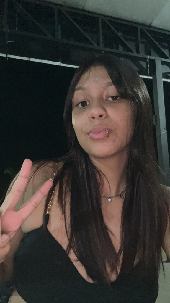 @victoriaaaa17 from Brazil