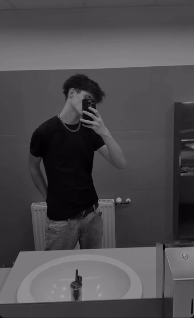@u83009977