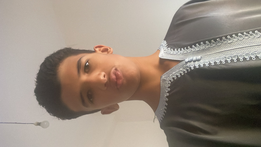 @slaveofmomy from Belgium