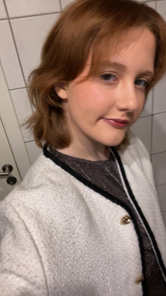 @hebsbshdndb from Denmark