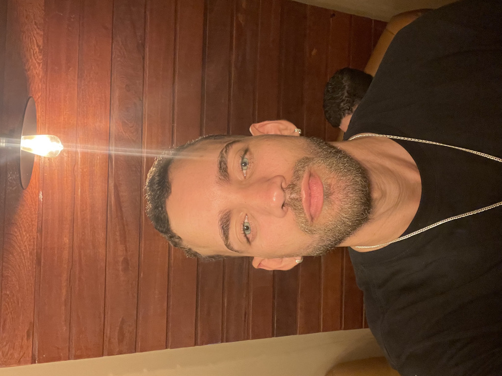 @32146519 from Brazil