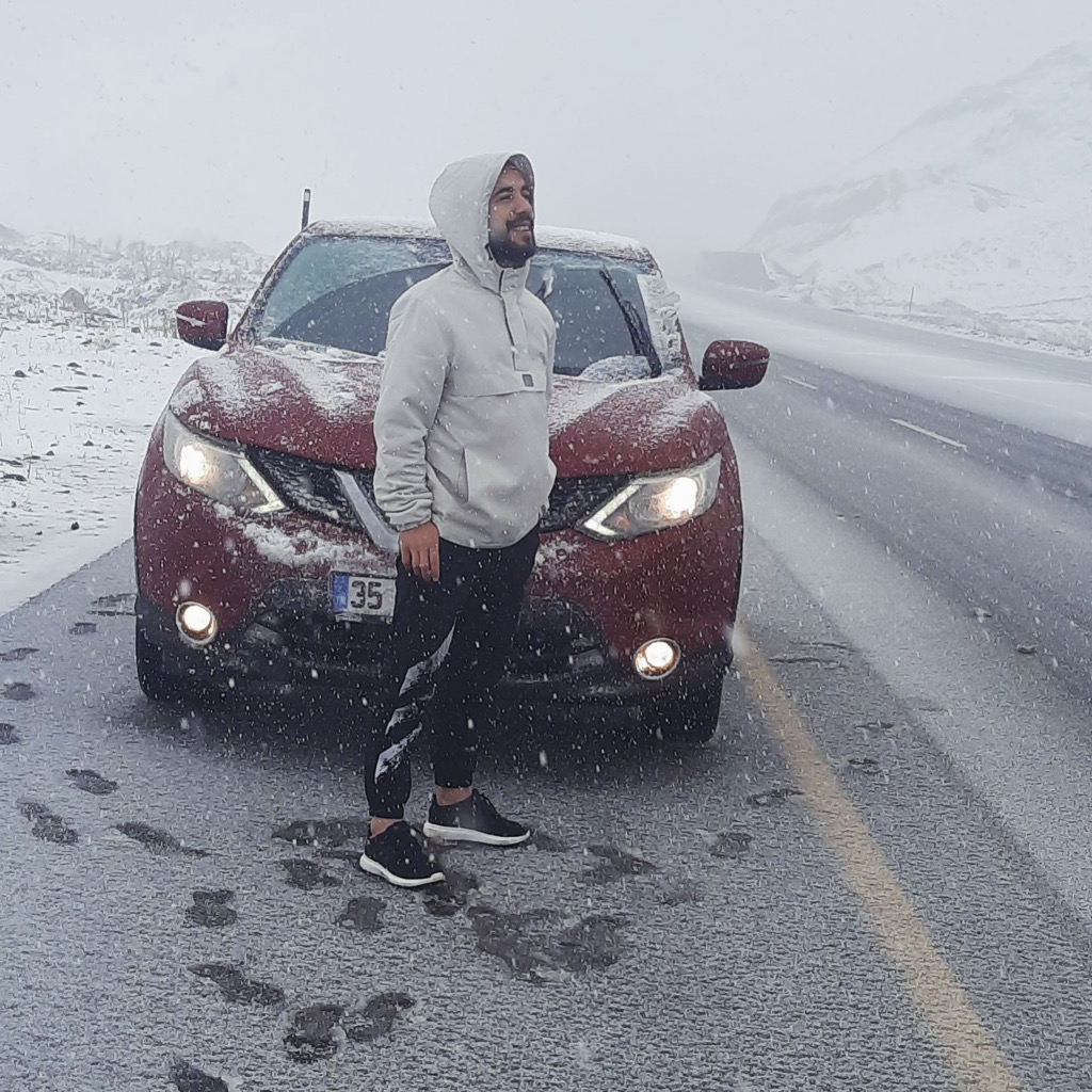 @u89765756 from Canada