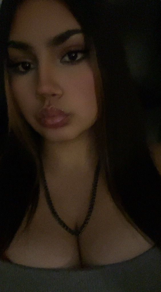 @lexi_merie from Canada