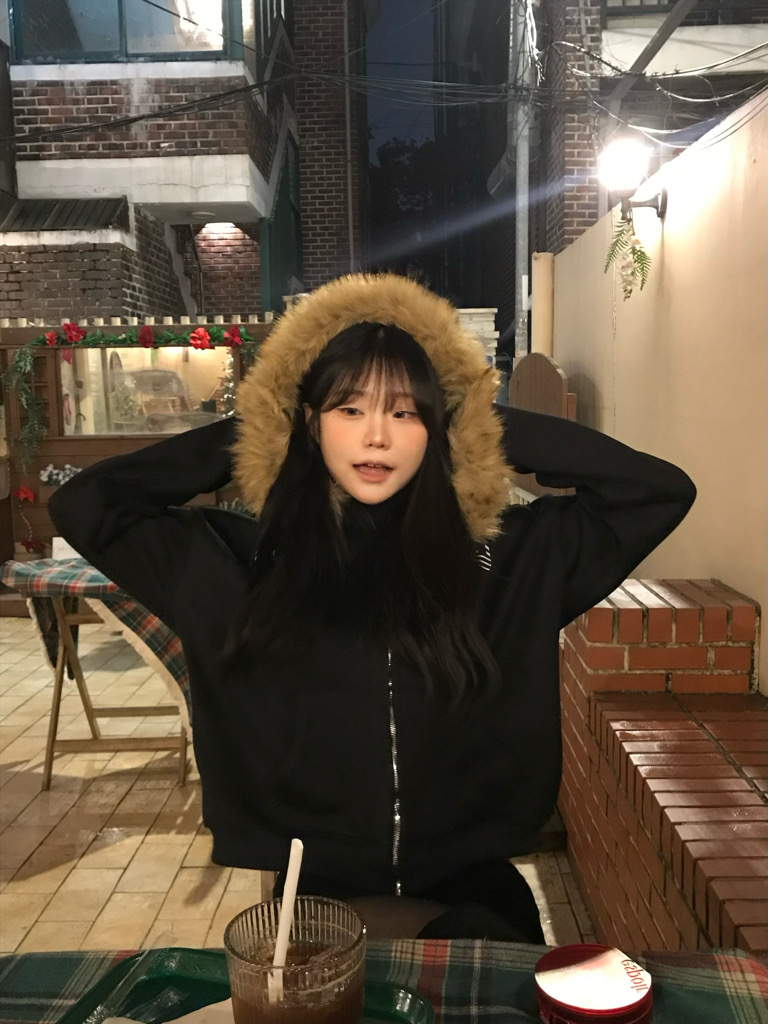 @u65940202 from South Korea