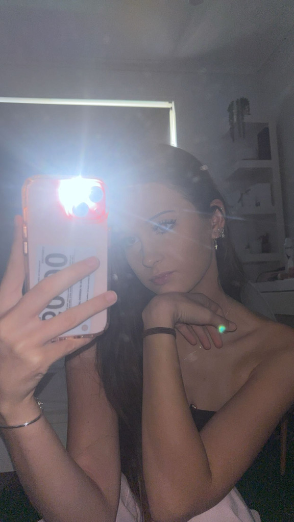@smellyellie from Australia
