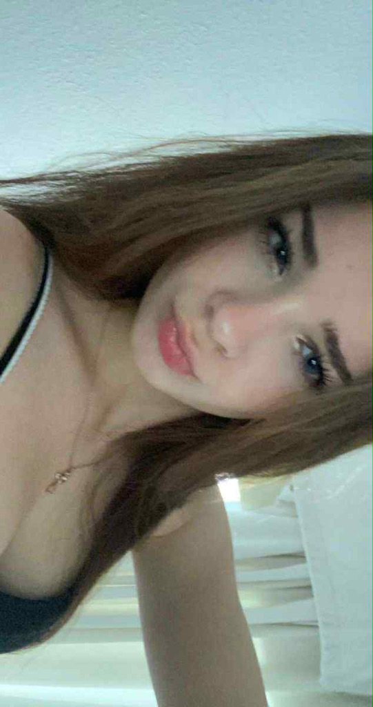 @sofiaa0 from Hungary