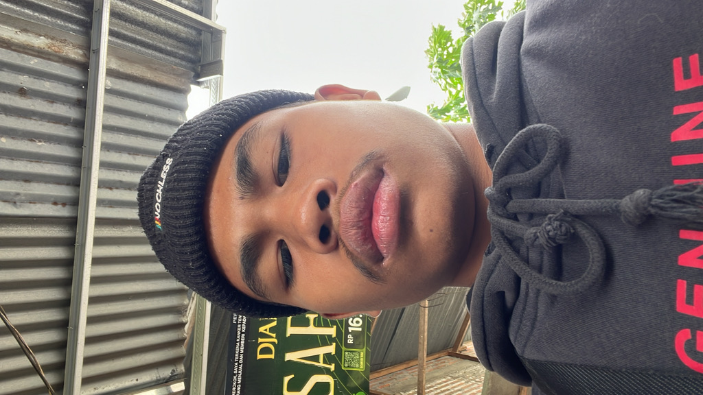 @anakbatman22 from Canada