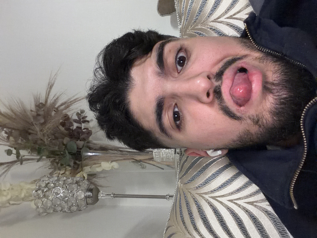 @mocroyoussef from Belgium