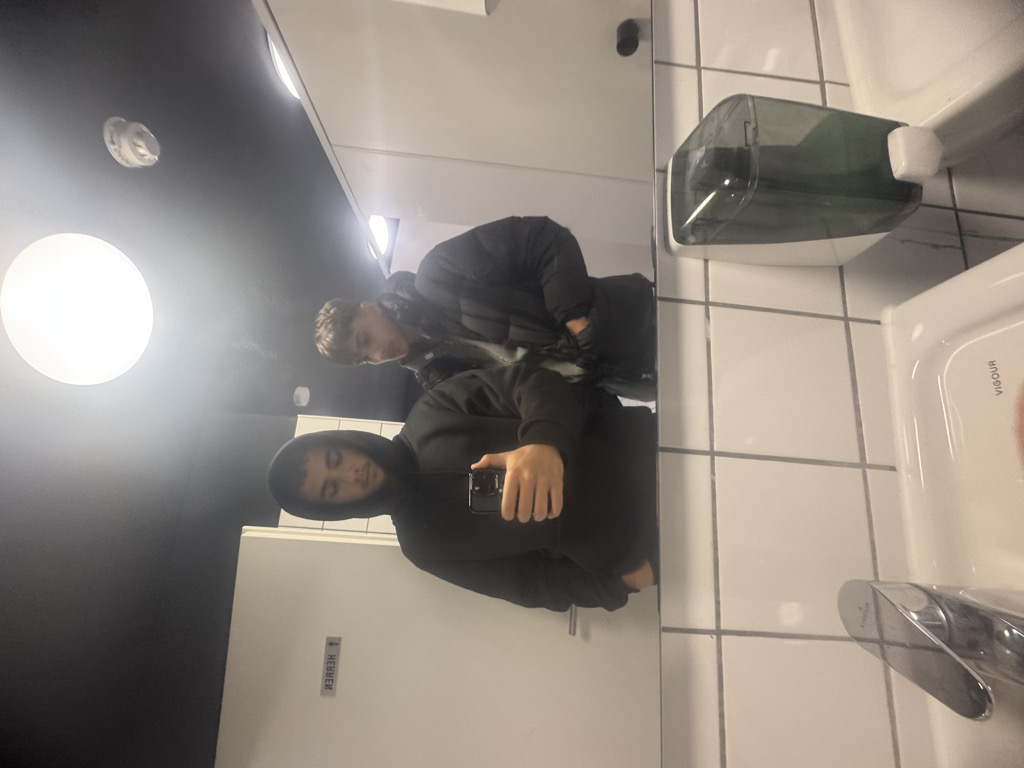 @08mo_ from Germany