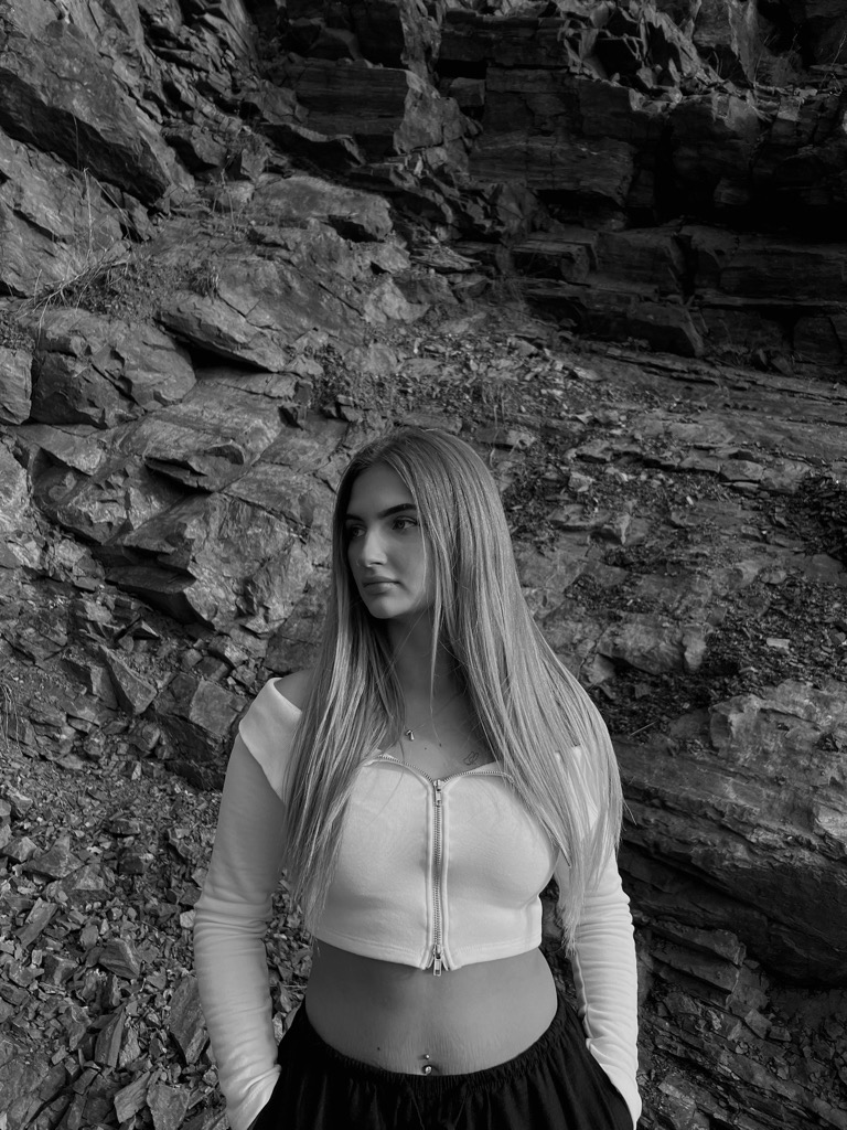 @ellikuc_ from Czech Republic