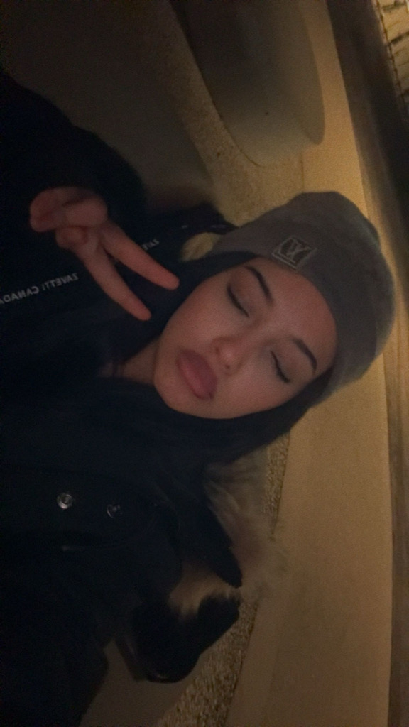 @ghofrannnn7 from France