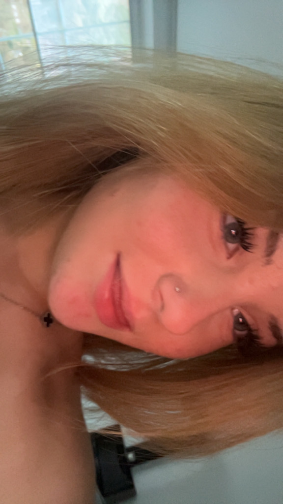 @mia67677 from Austria