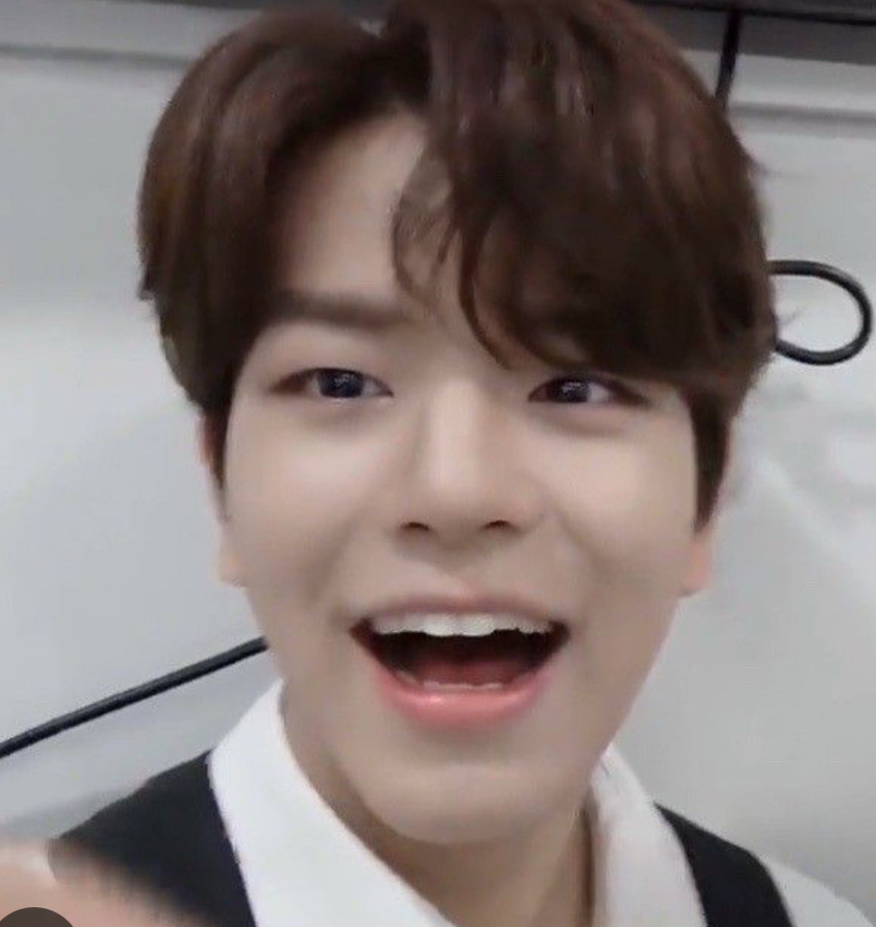 @k-popforeverskz from Sweden