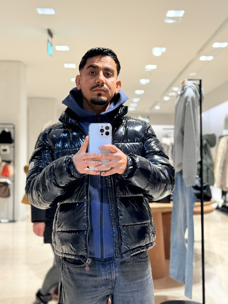 @u87845303 from Italy