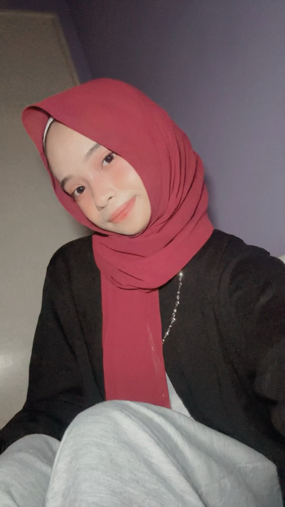 @esyaa from South Korea