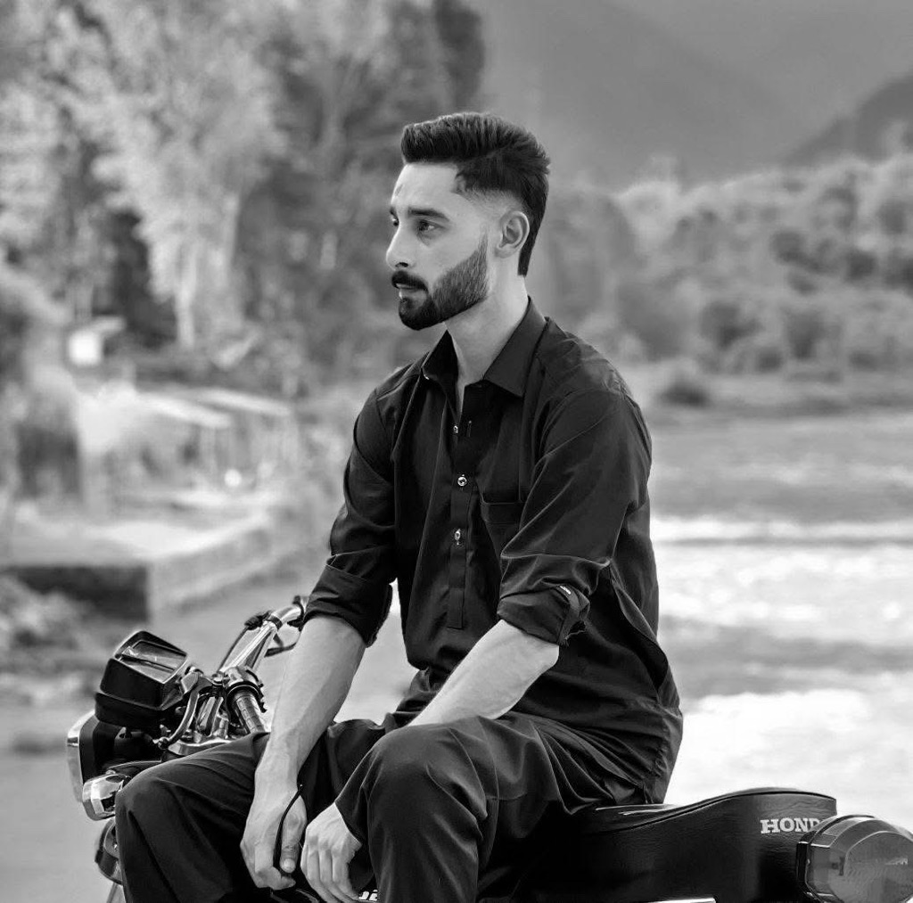 @sayyam0_0 from Switzerland