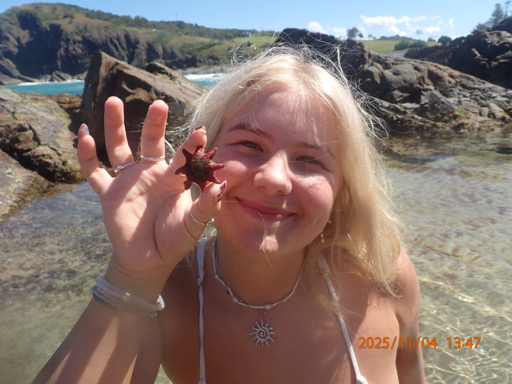 @rikki24210732 from United States