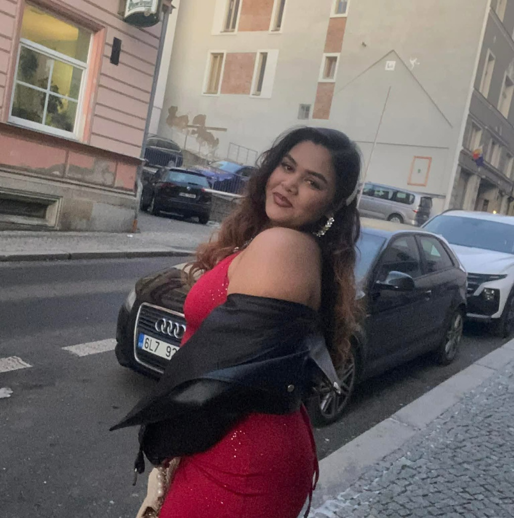 @u37492700 from Switzerland