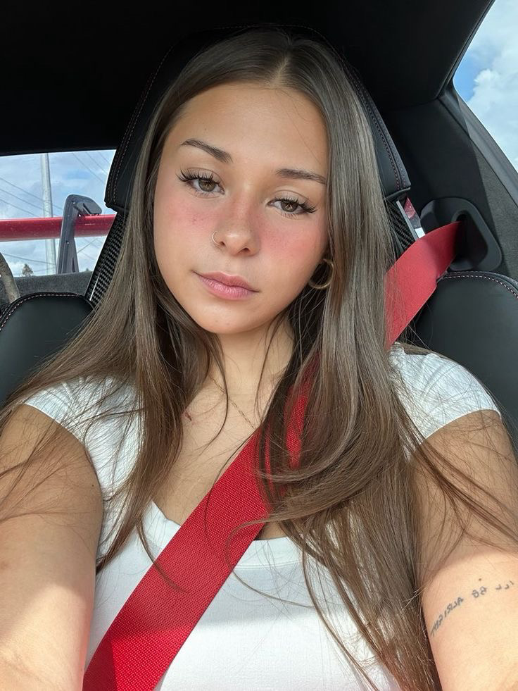@sophieraiin