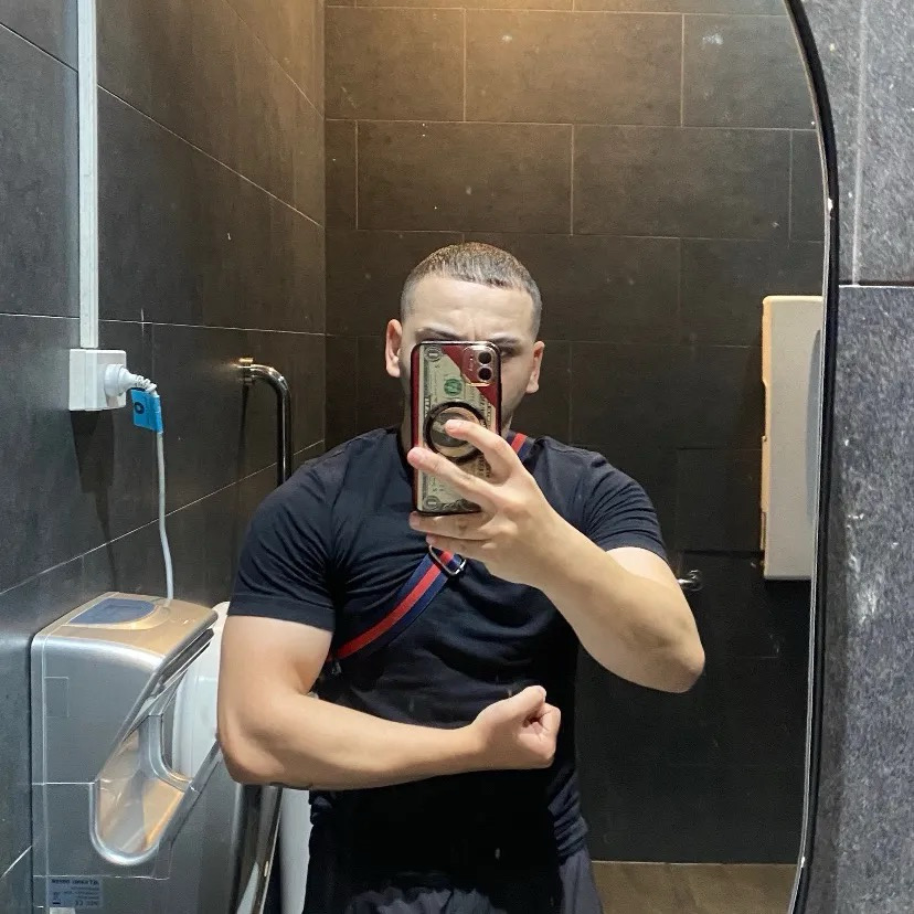 @moeyyyyy