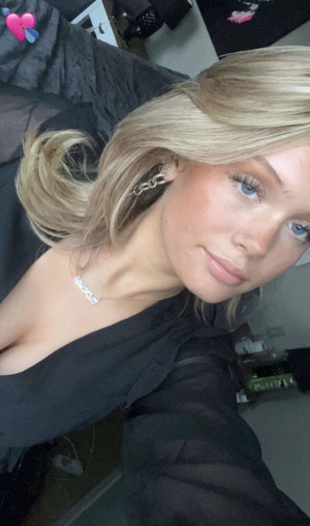 @ellaaaabella from Sweden