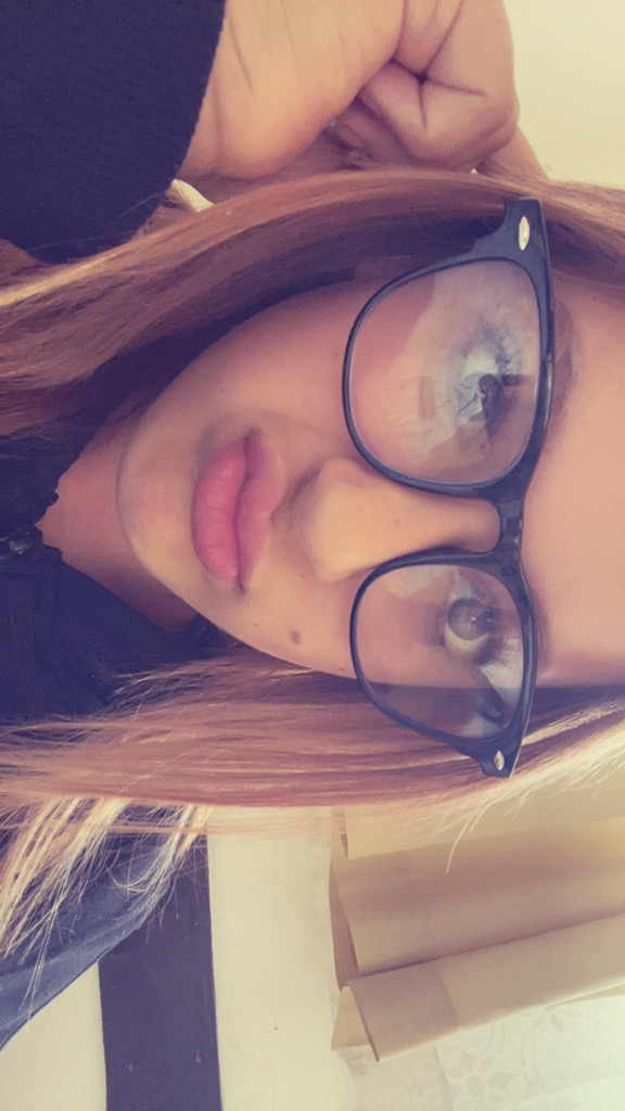 @nelaa from Czech Republic