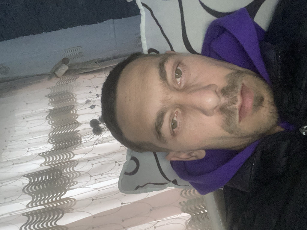 @u18645012 from Sweden