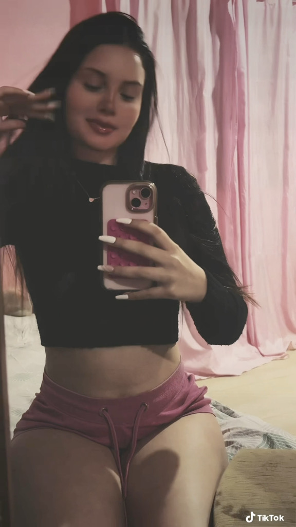 @gabii00 from Brazil