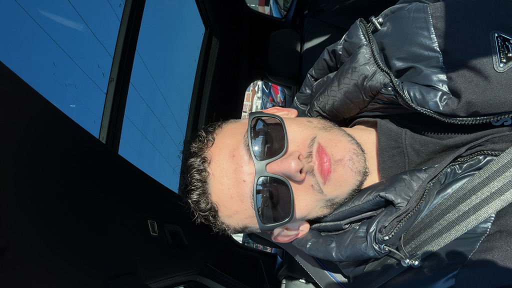 @alibosii from Switzerland
