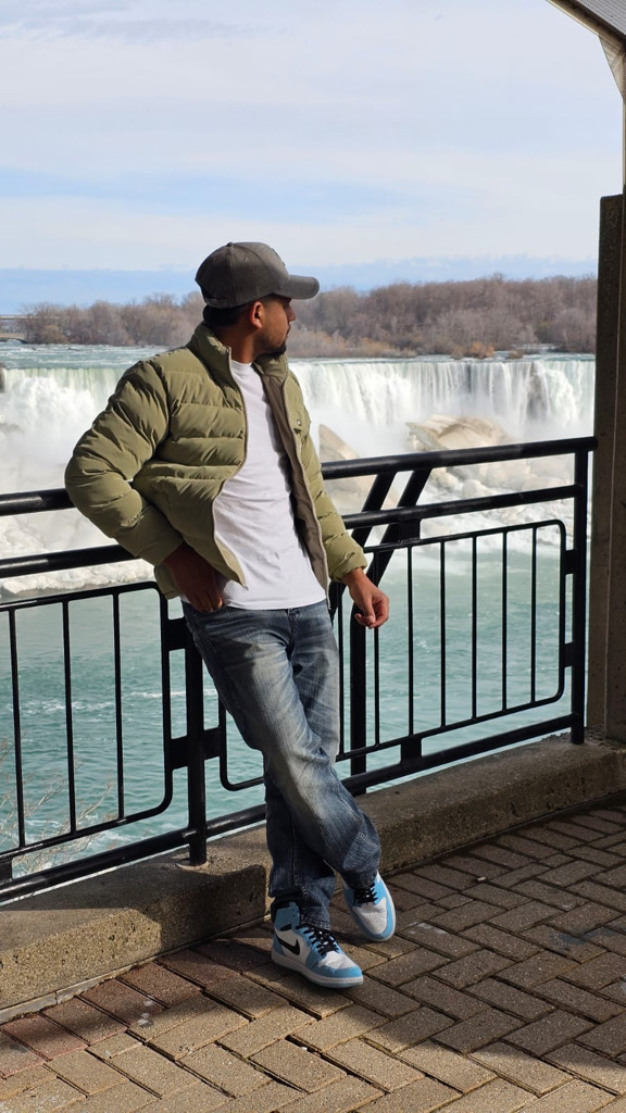 @u40999813 from Canada
