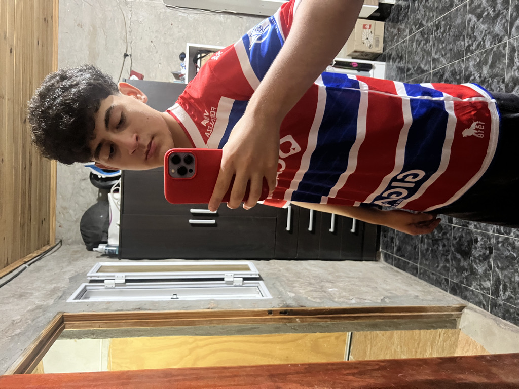 @lauutiiv from Argentina