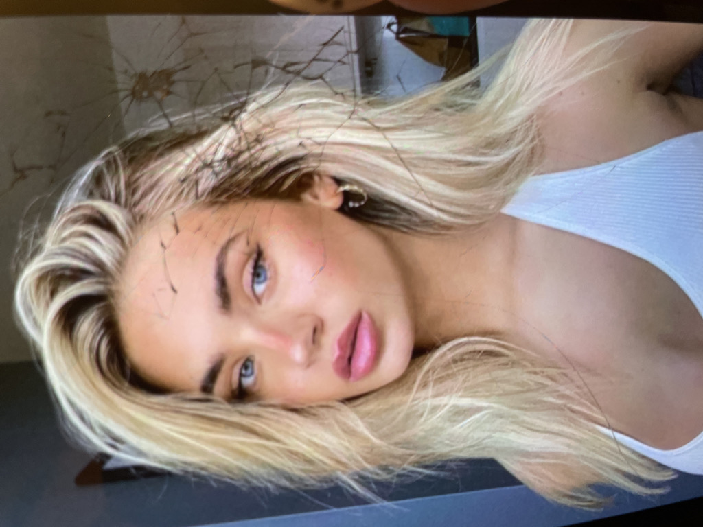 @lydkyfkhdyld from Sweden
