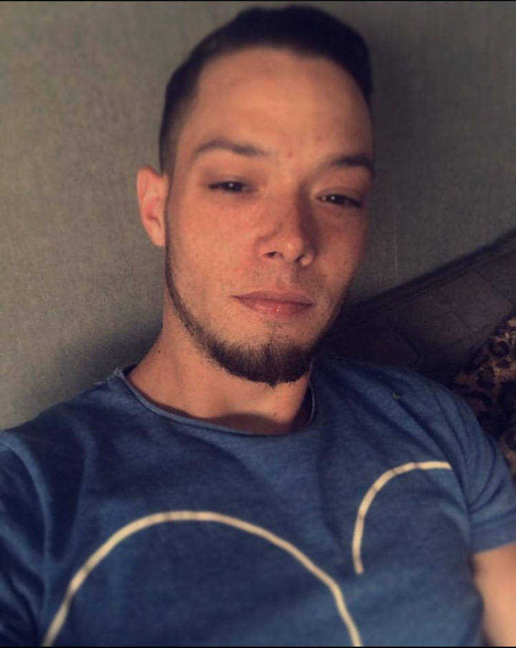@enzosantos from Belgium