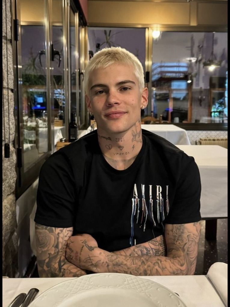 @blondeboi68