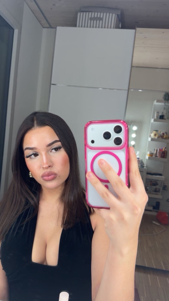 @sofyyy from Switzerland