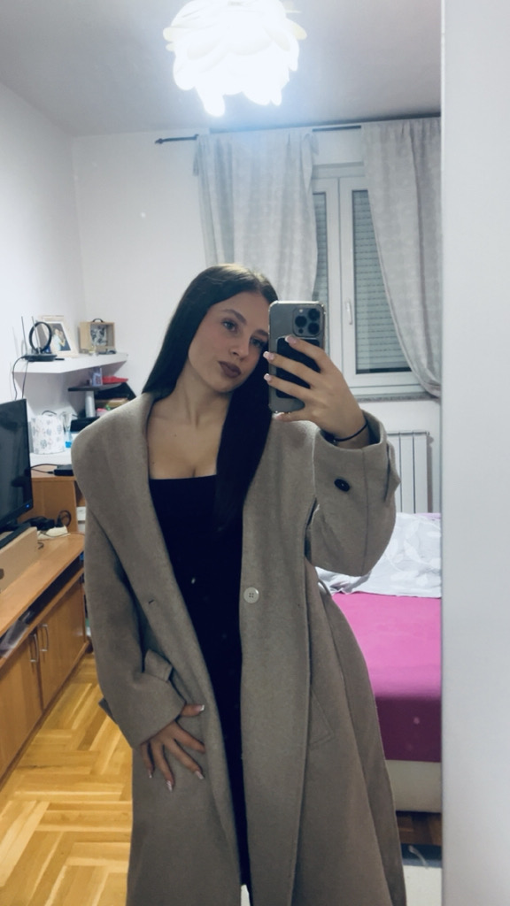 @llauraa