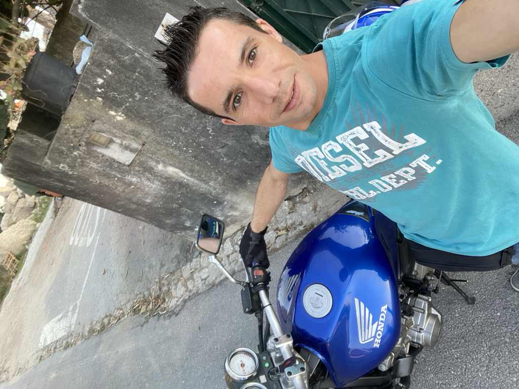 @gus12345 from Switzerland