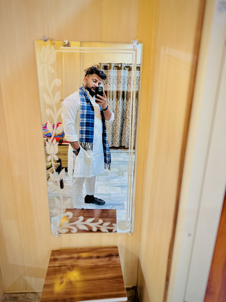 @avi_malhan from India