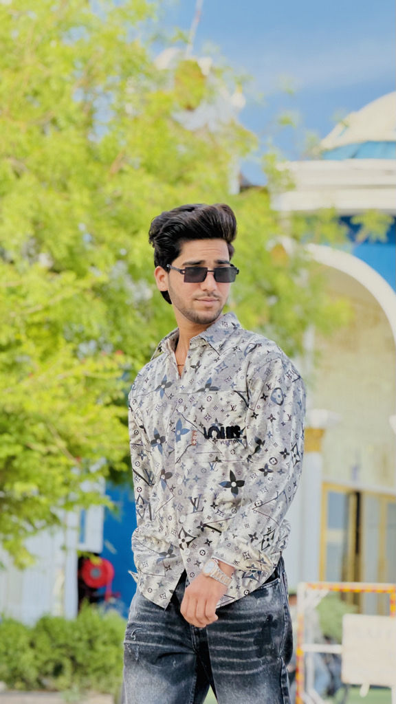 Photo by @ubeshking from India
