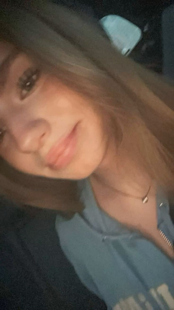 @hanaa_zh44 from Switzerland