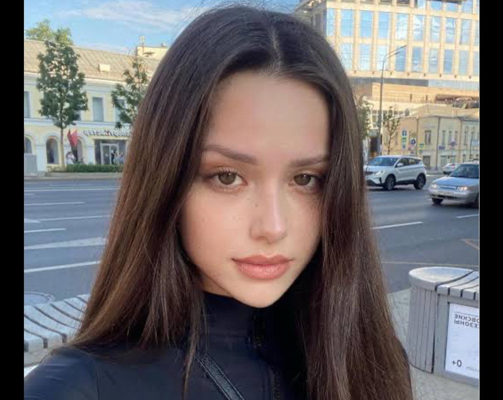 @arivafardek from Italy
