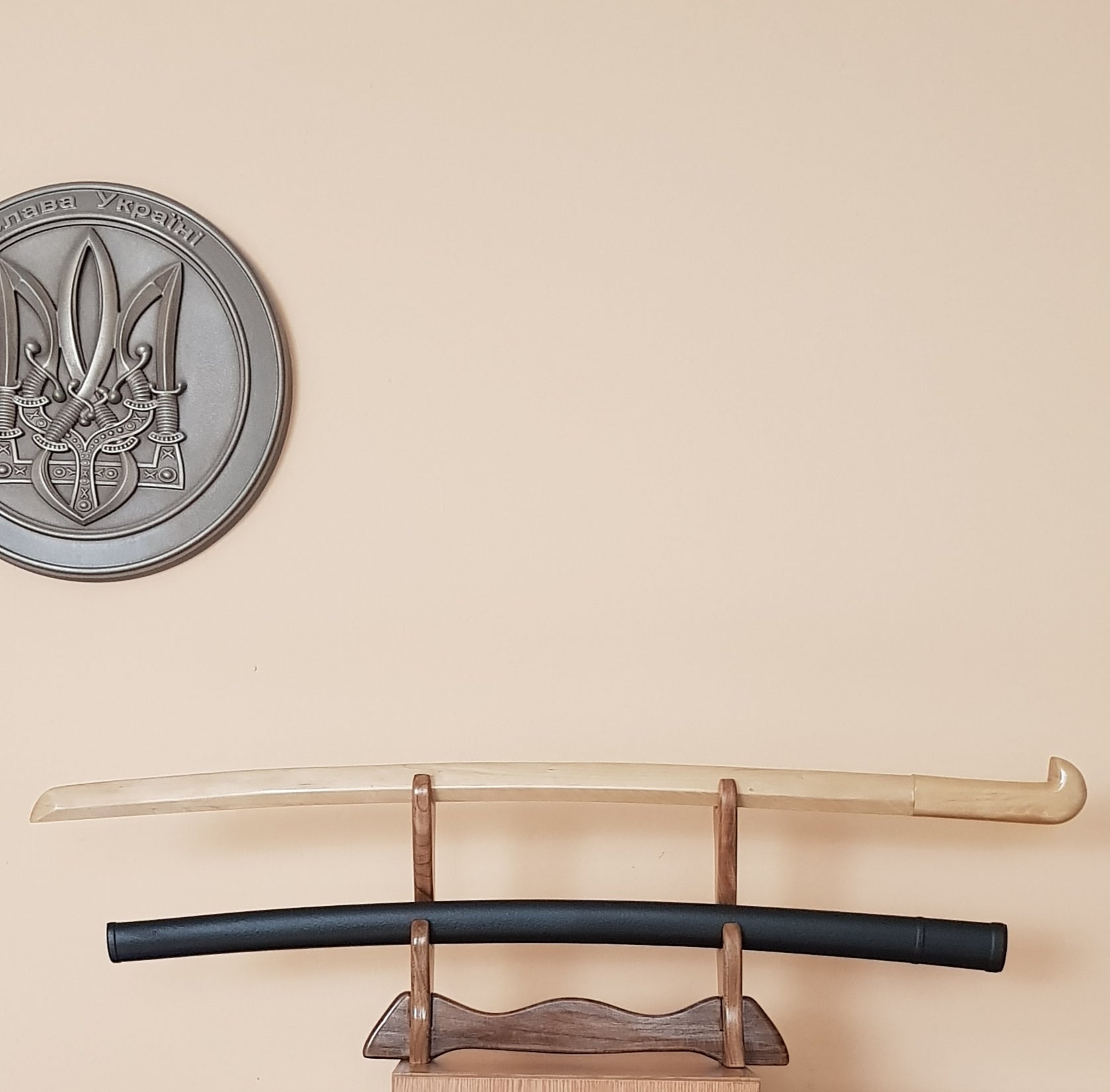 Puinen šaška (kaukasialainen sapeli) 93 cm, valkopyökki, muovisaya